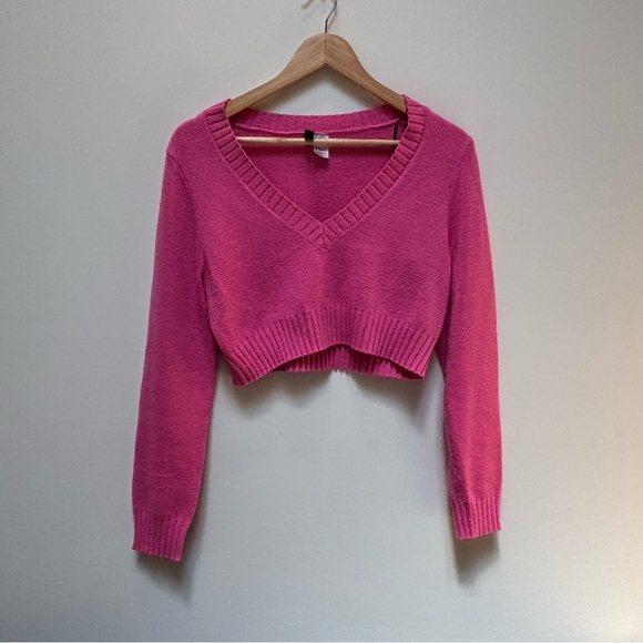 Divided Sweaters - Cropped Pink V-Neck Sweater